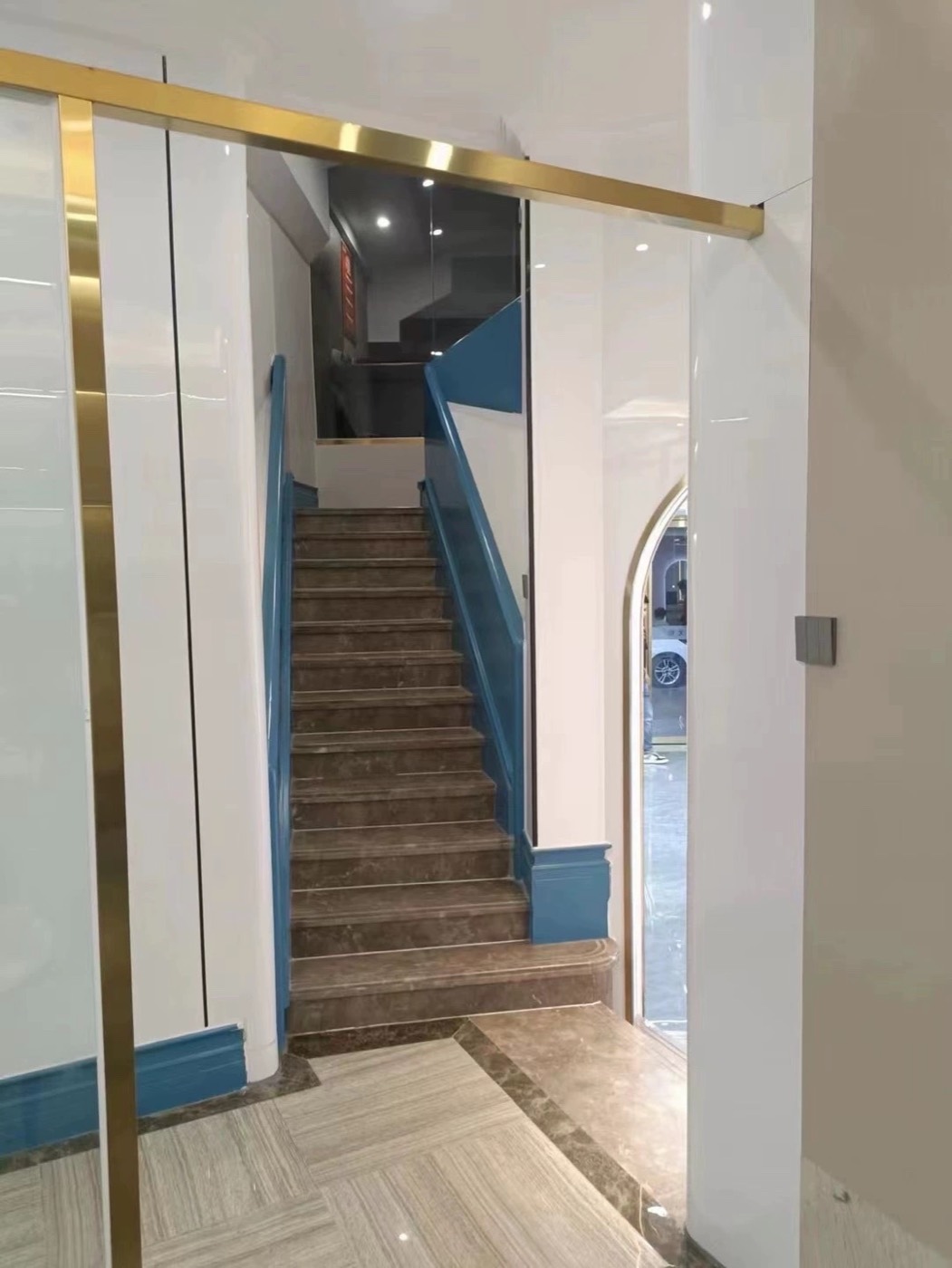 Mirror finish wall panel design 12