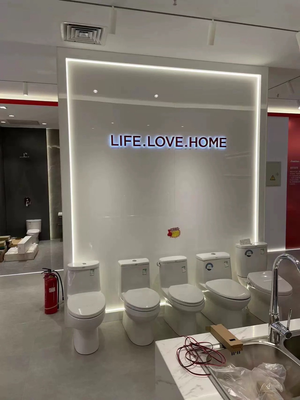 Mirror finish wall panel design 20