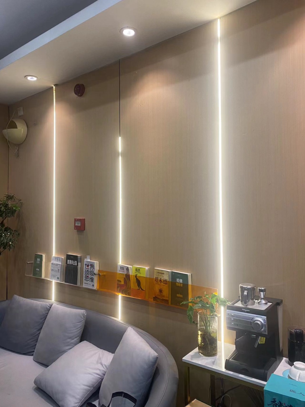 Wood grain wall panel design 10